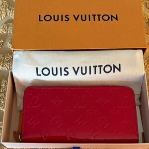 Louis Vuitton Cherry Red Vernis Leather Monogrammed Zippy Wallet